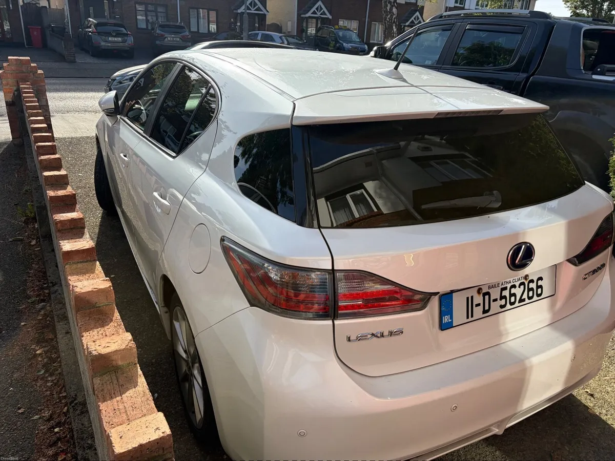 Lexus CT 2011 - Image 6