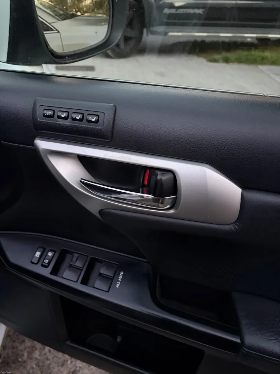 Lexus CT 2011 - Image 3