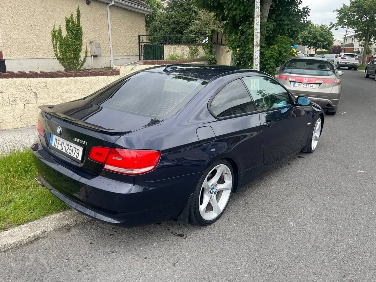 BMW E92 325i 2007 - Image 2