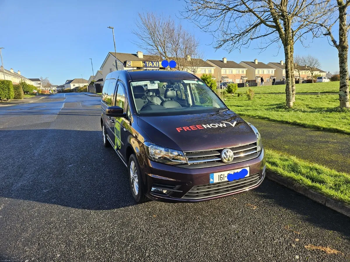 Taxi - Volkswagen Caddy Maxi Life 2016 - Image 1
