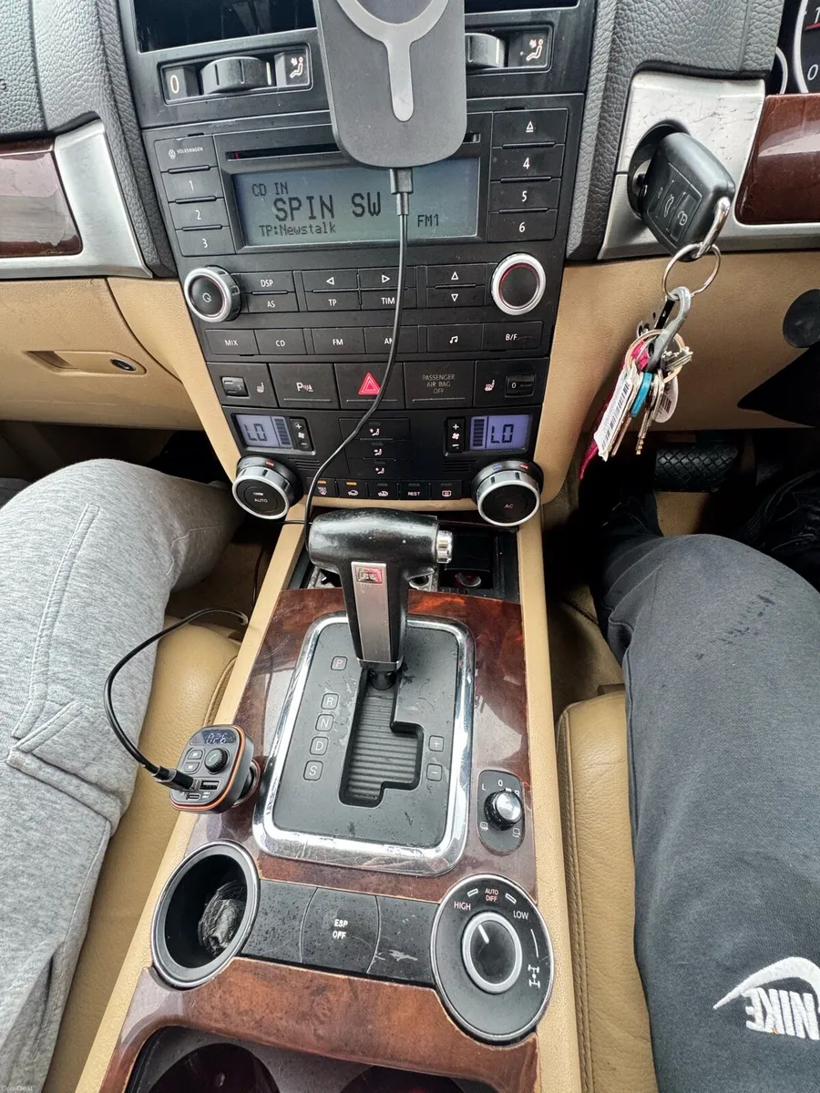 2008 VW Touareg NCTD HIGH SPEC. - Image 6