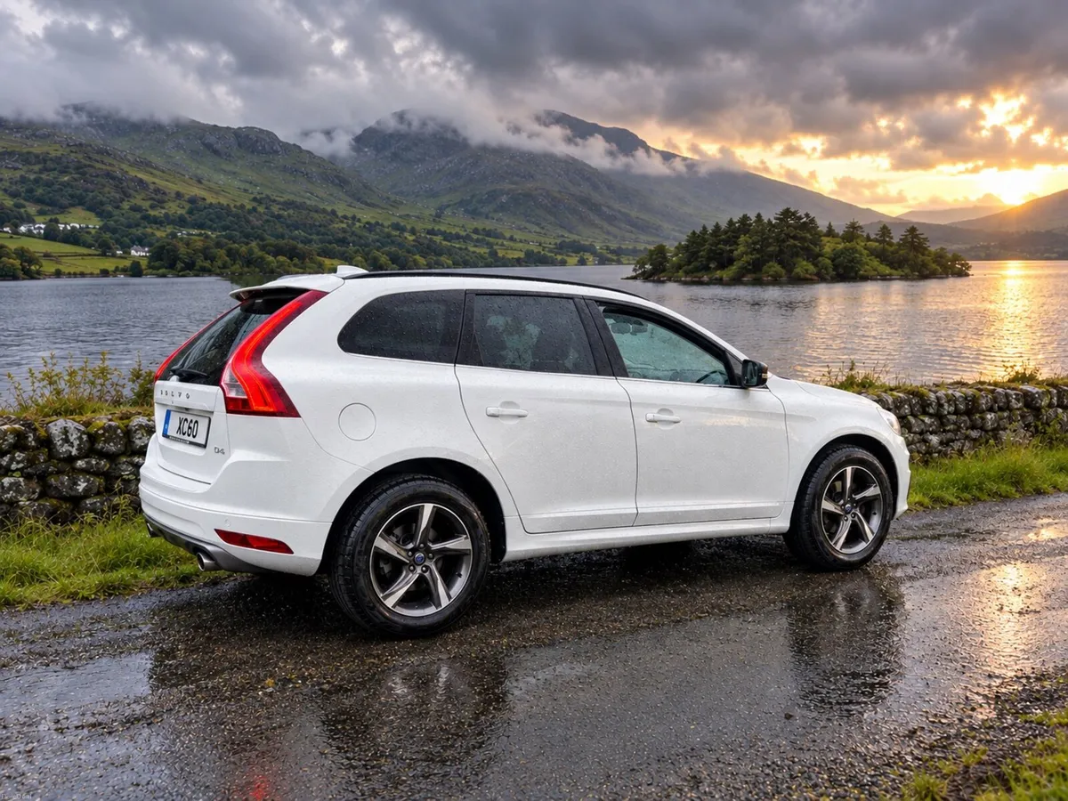 Volvo XC60 R-Design ( MINT ) - Image 3