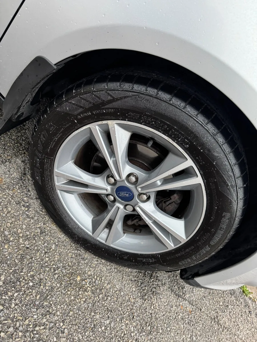 FORD FOCUS DIESEL LOW KM - Image 5