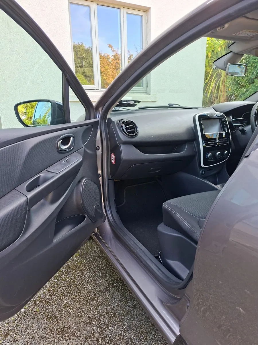 Renault Clio 2016 - Image 6