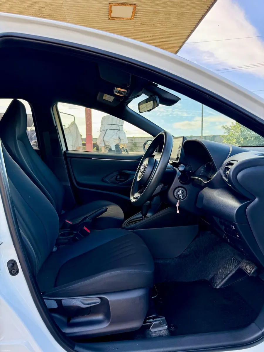 Car - Image 6