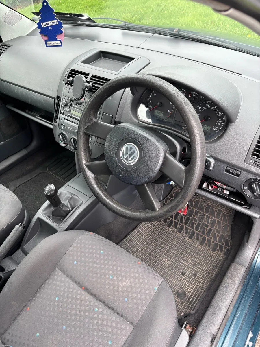 Volkswagen Polo 2004 - Image 2