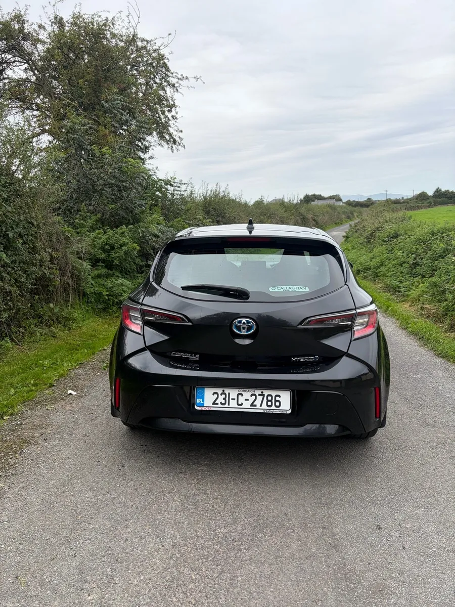 Toyota Corolla - Image 2