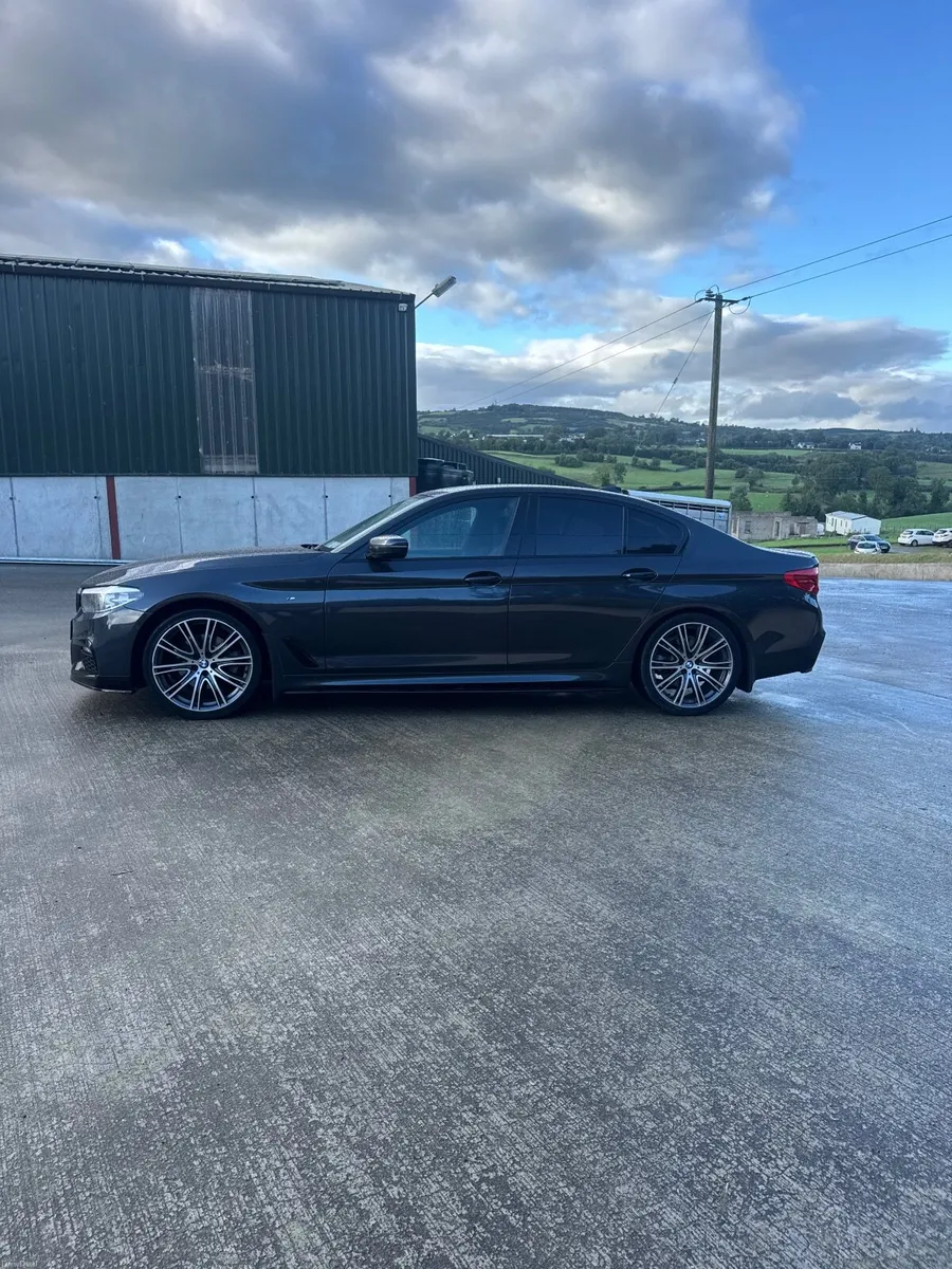 BMW 5-Series 2018 - Image 2