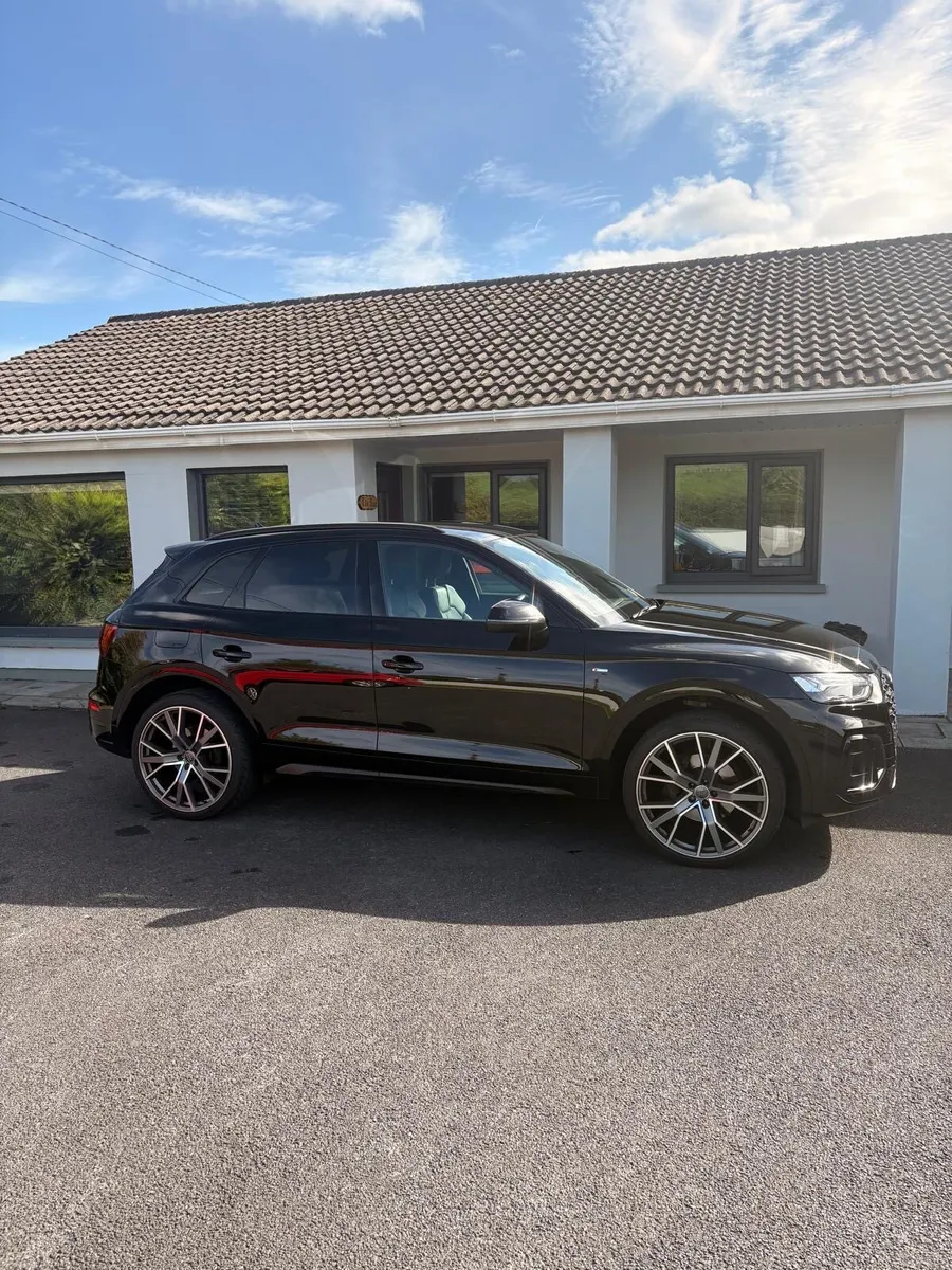 Audi Q5 S Line Quattro 40TDI - Image 2