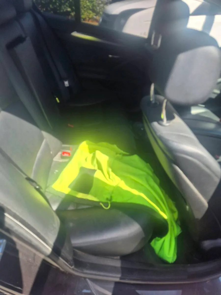 Car - Image 3