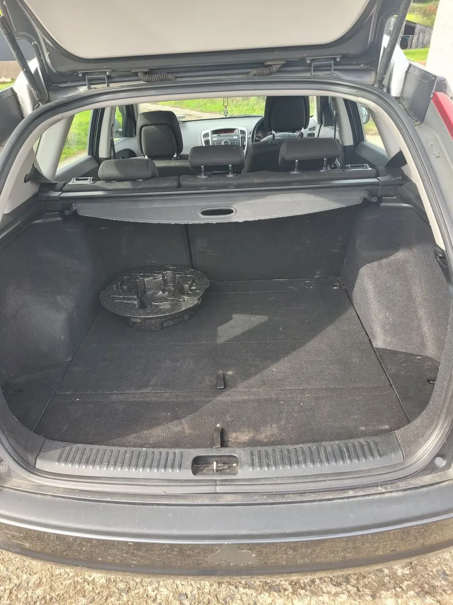 Kia Ceed 2011 - Image 2