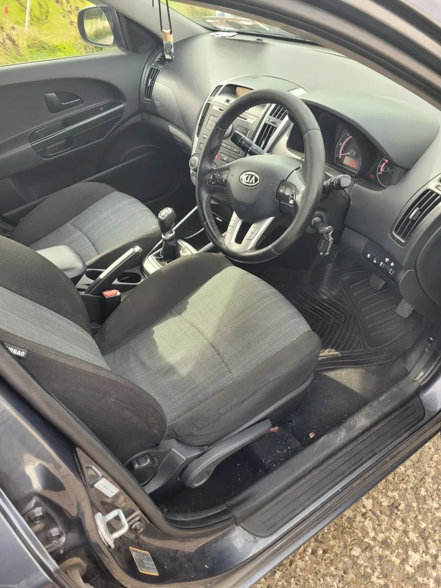 Kia Ceed 2011 - Image 6
