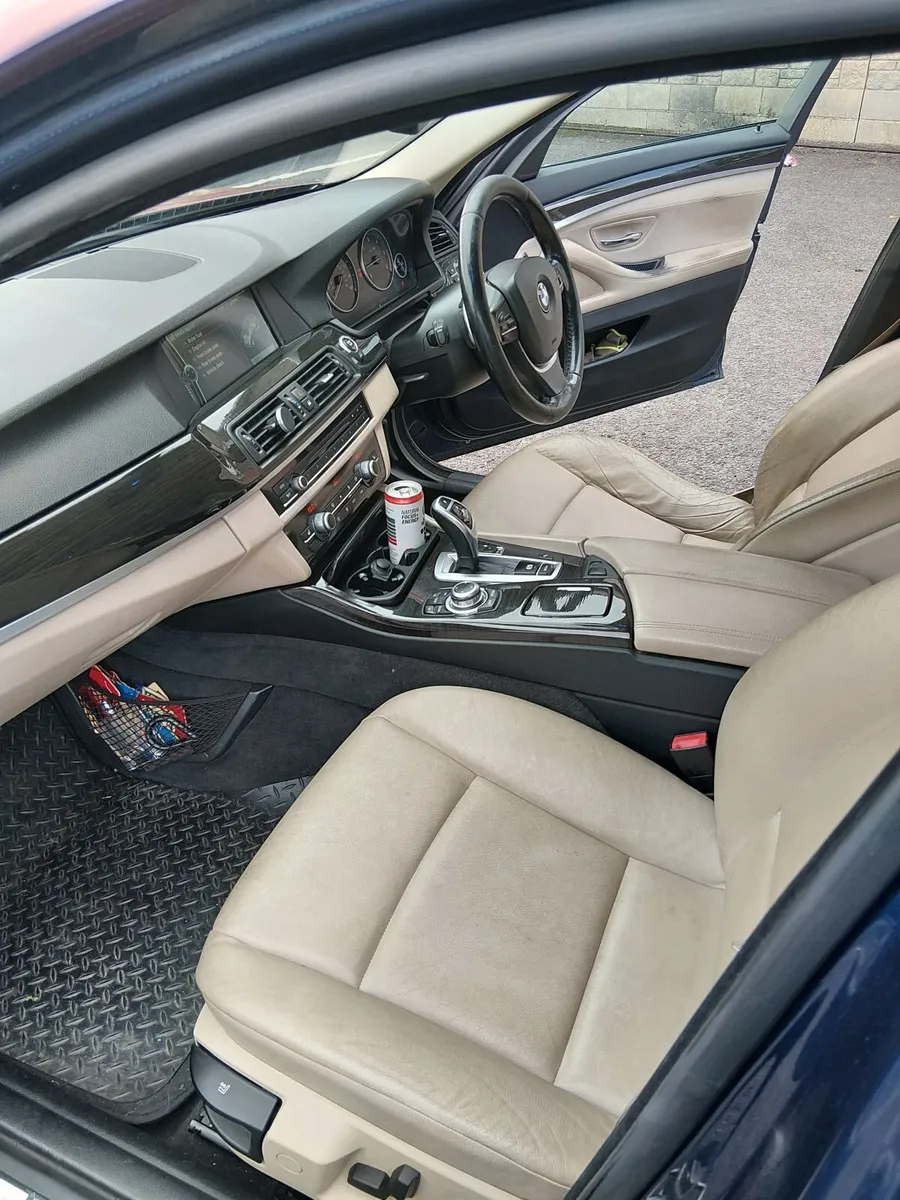 BMW 5-Series 2012 - Image 2