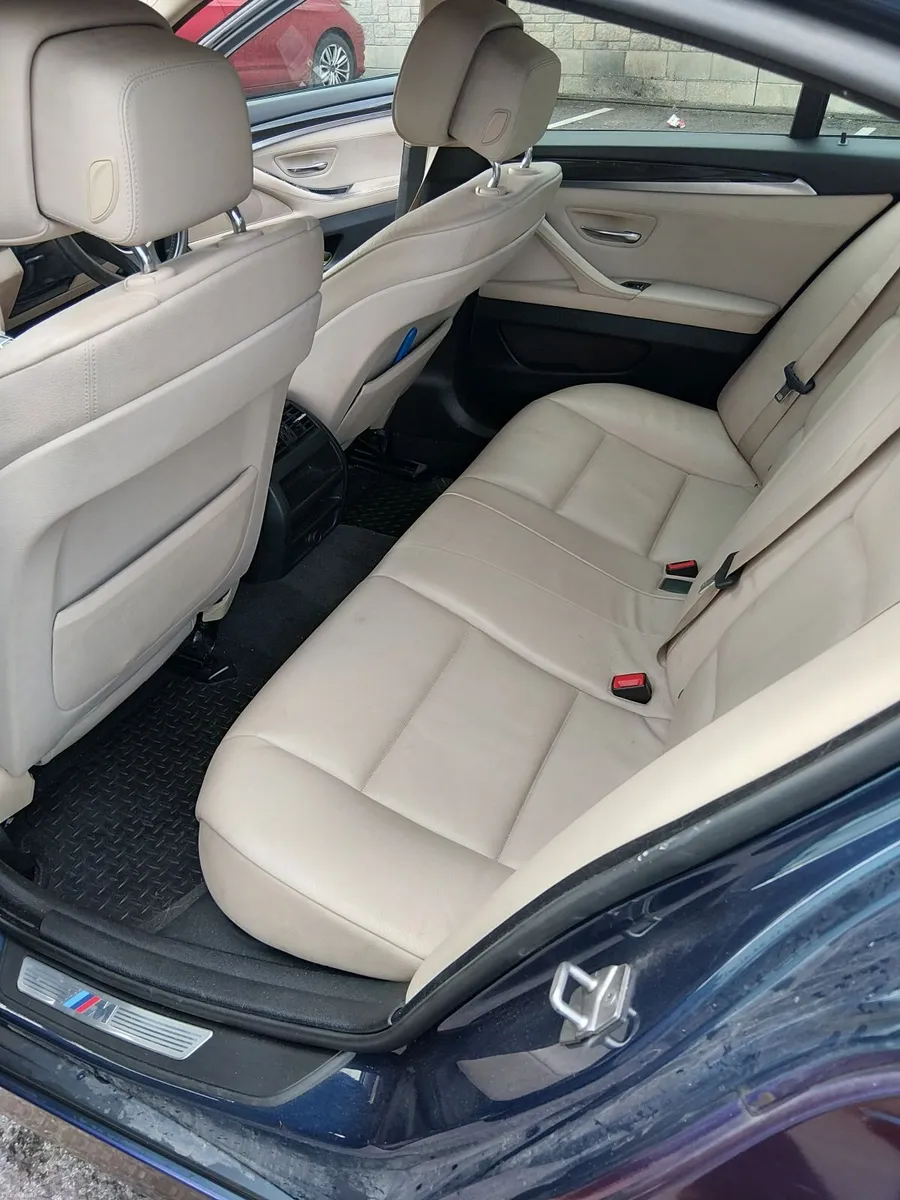 BMW 5-Series 2012 - Image 5
