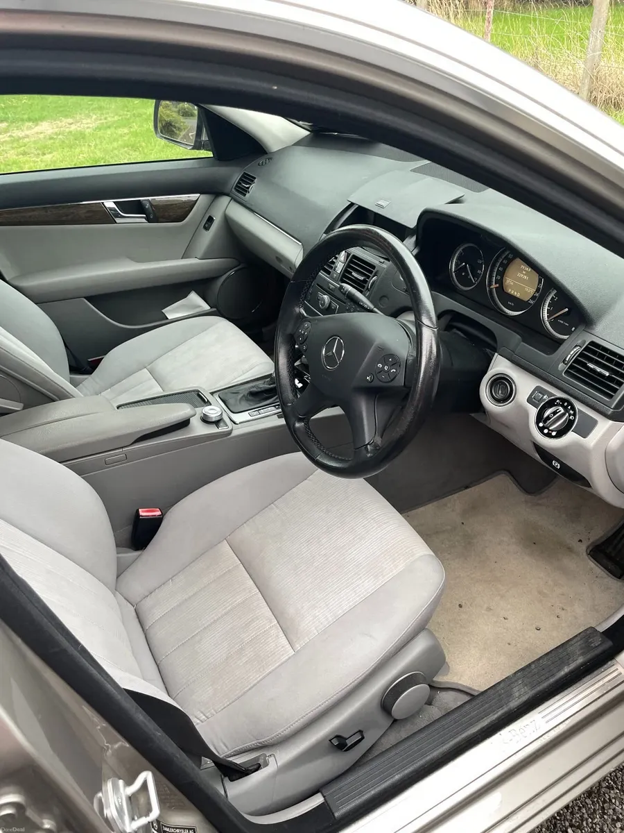 Mercedes-Benz C-Class 2008 - Image 6