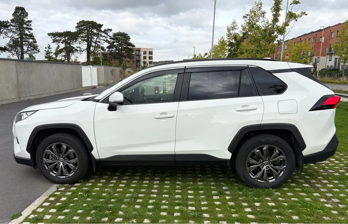 Toyota RAV4 232. High Spec SOL Trim. 75k kms only - Image 3