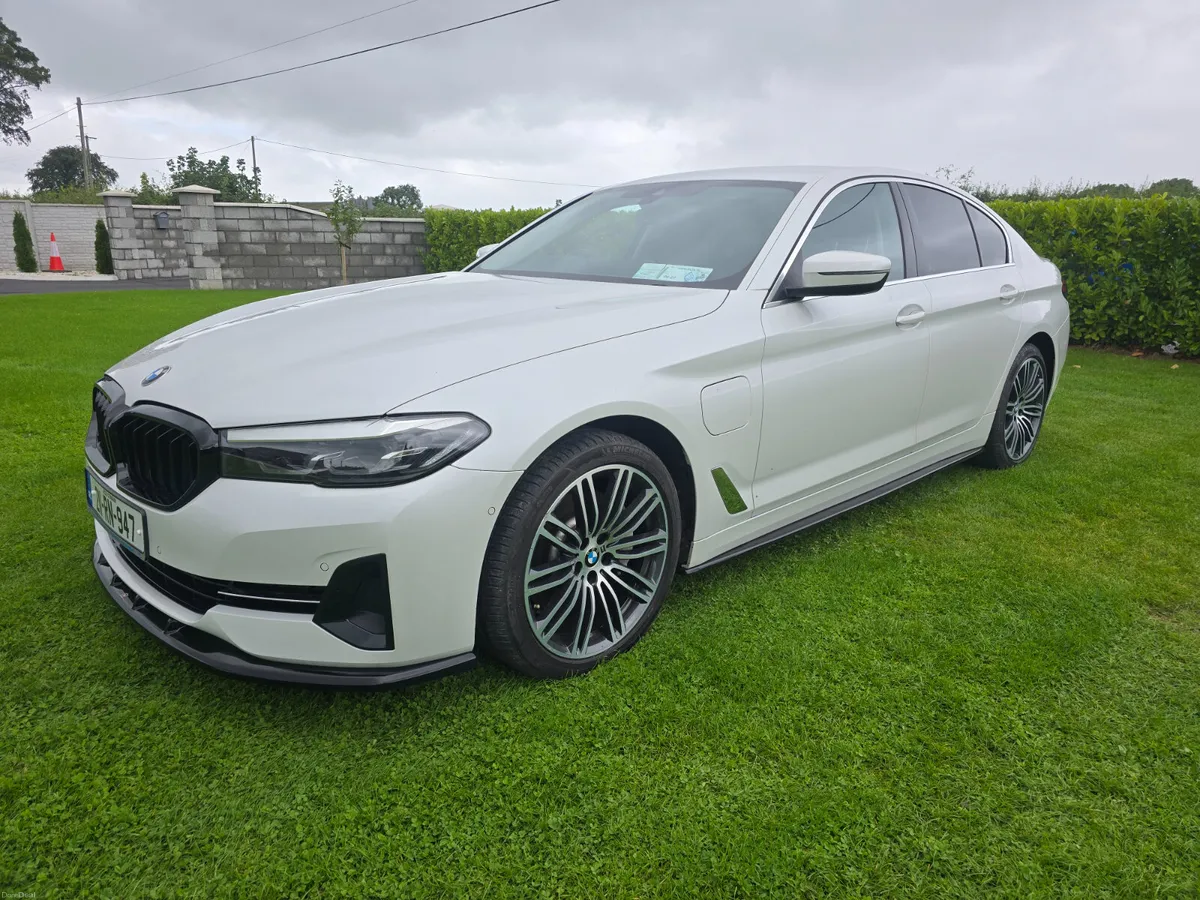 BMW 530E X Drive Nice Colour white pearl - Image 6