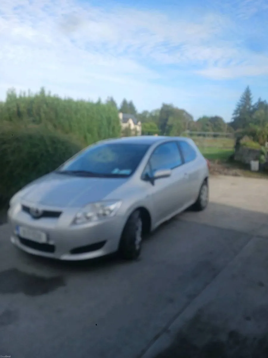Toyota auris van - Image 2