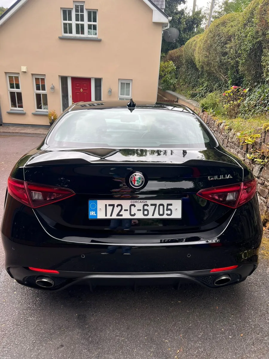 2017 Alfa Romeo Guilia Veloce - Image 6