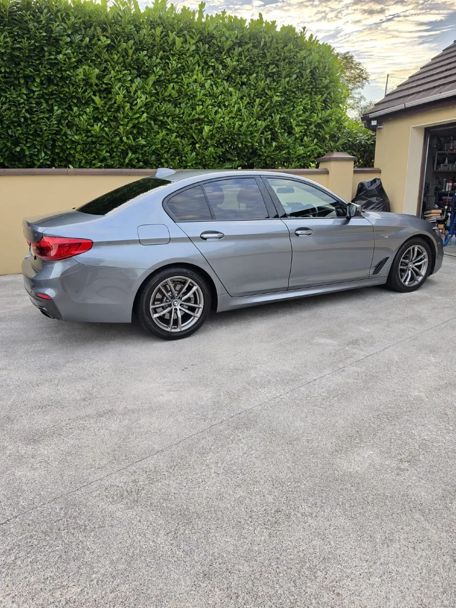 BMW 5-Series 2018 - Image 2