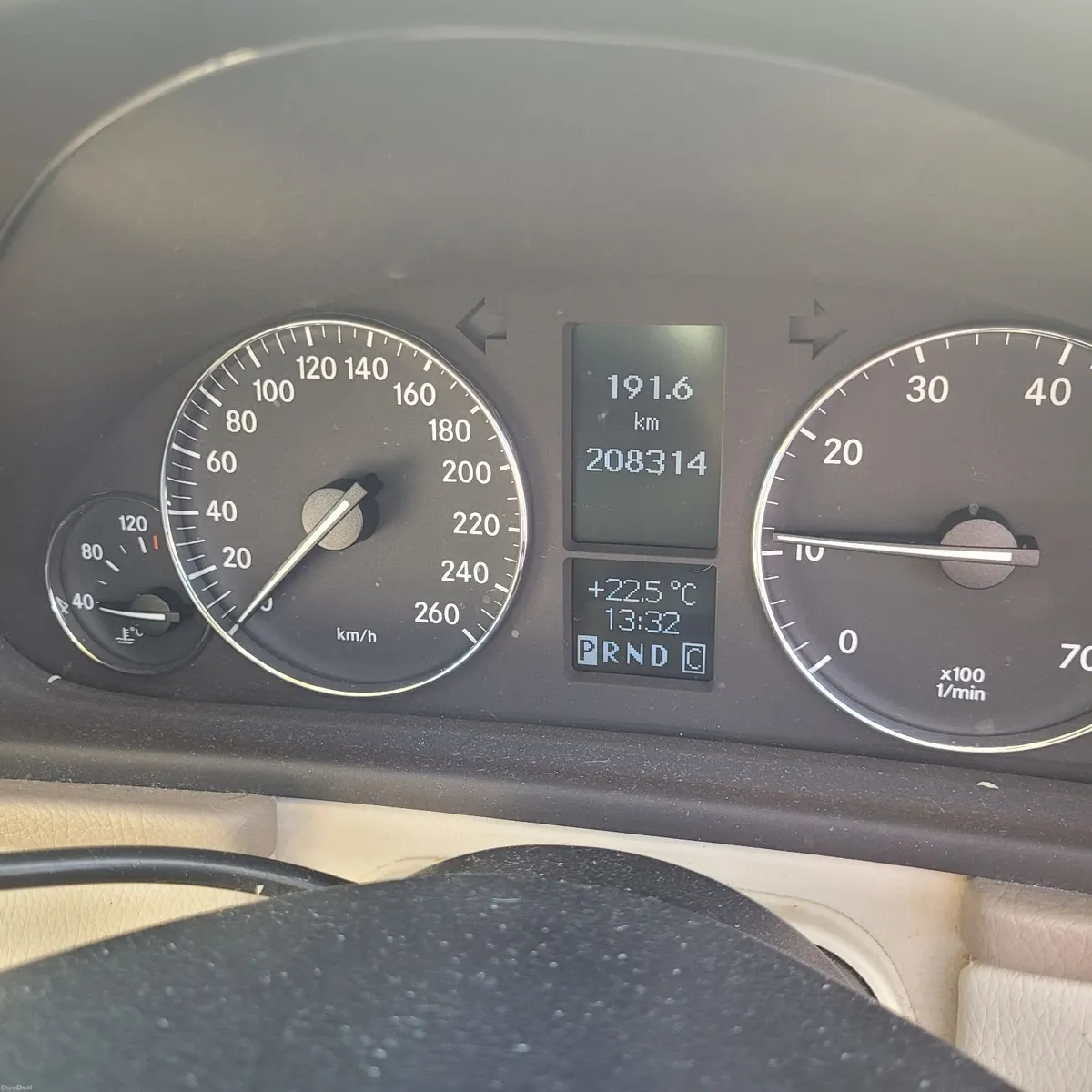 Mercedes-Benz C-Class 2005 - Image 2