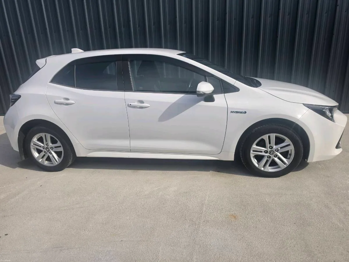 2020 Toyota corolla - Image 6