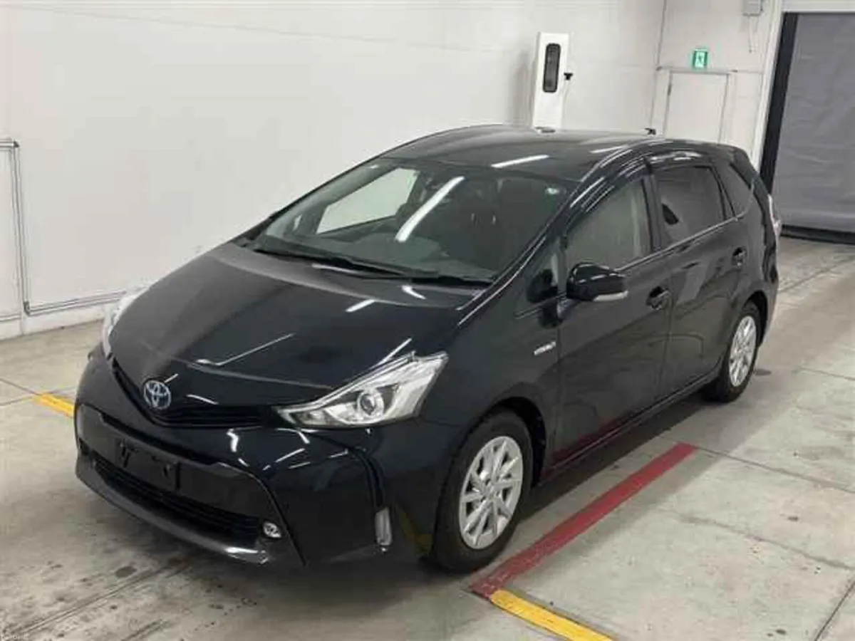 Toyota Prius 2018 * LOW MILEAGE* - Image 1