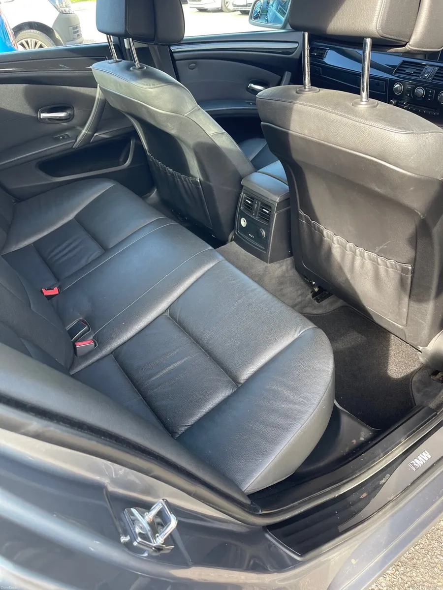 BMW 5-Series 2008 - Image 4