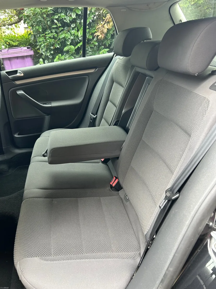 Volkswagen Golf 1.9 D 2009 - Image 4