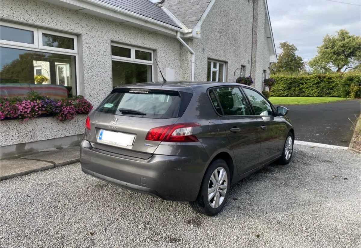 Peugeot 308 1.2 PureTech 82 Active - Image 2