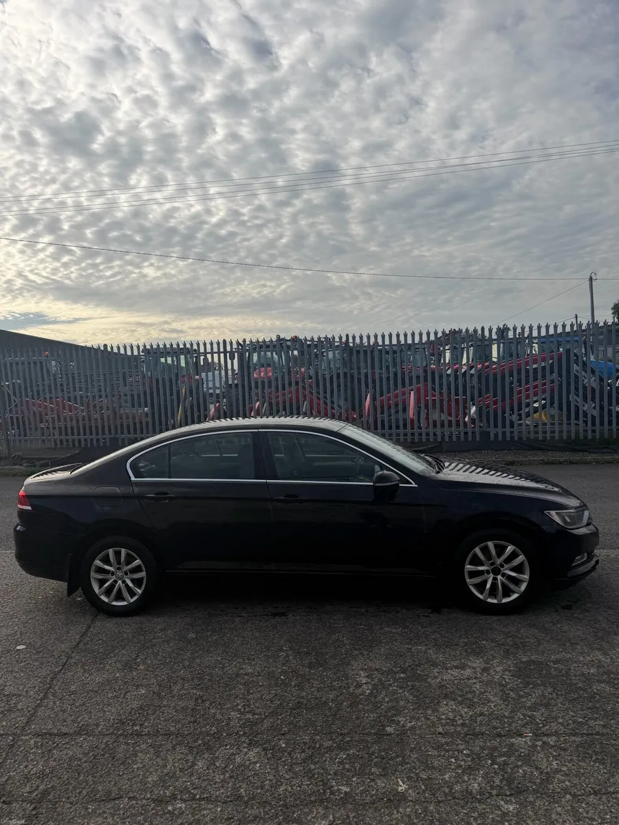 Volkswagen Passat - Image 1