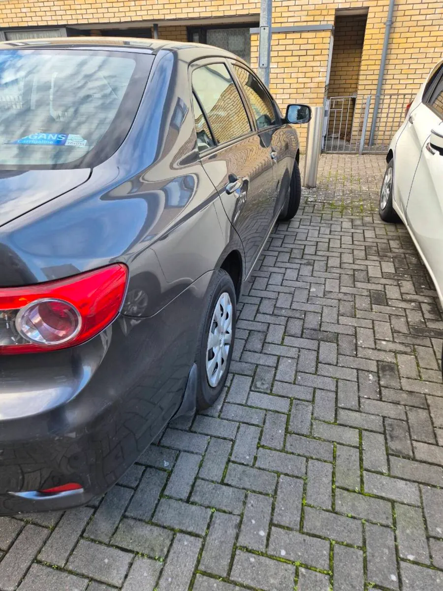 Toyota corolla - Image 4