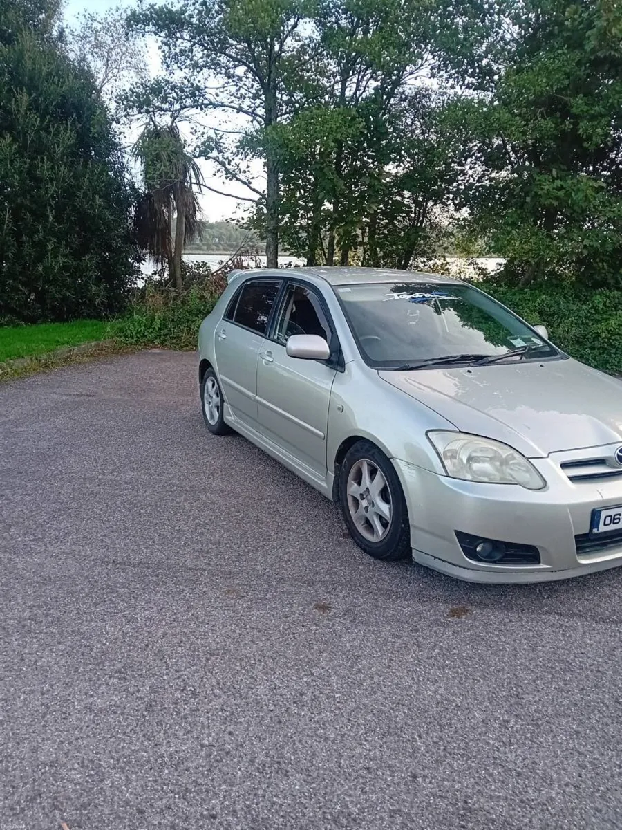 Toyota corolla - Image 3