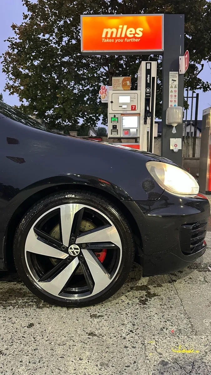 Volkswagen Golf GTI 2.0 TSI - Image 6