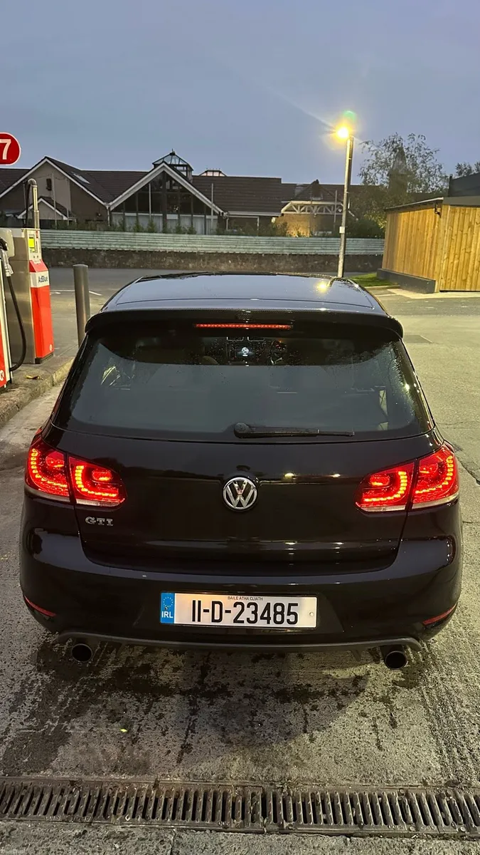 Volkswagen Golf GTI 2.0 TSI - Image 2