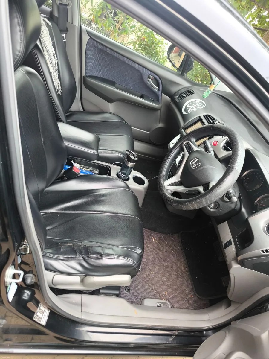 Honda Stream 2010 - Image 4
