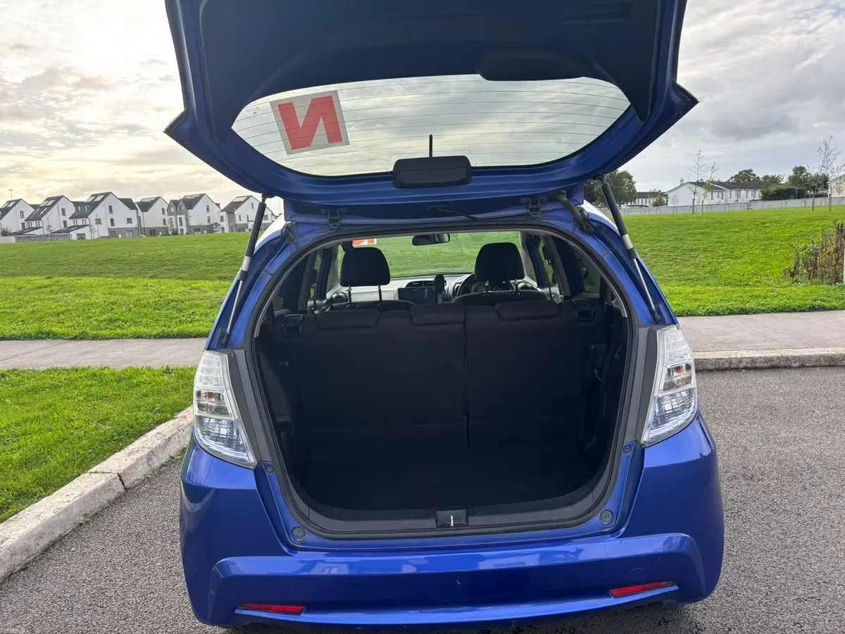 Honda Fit 2012 - Image 2