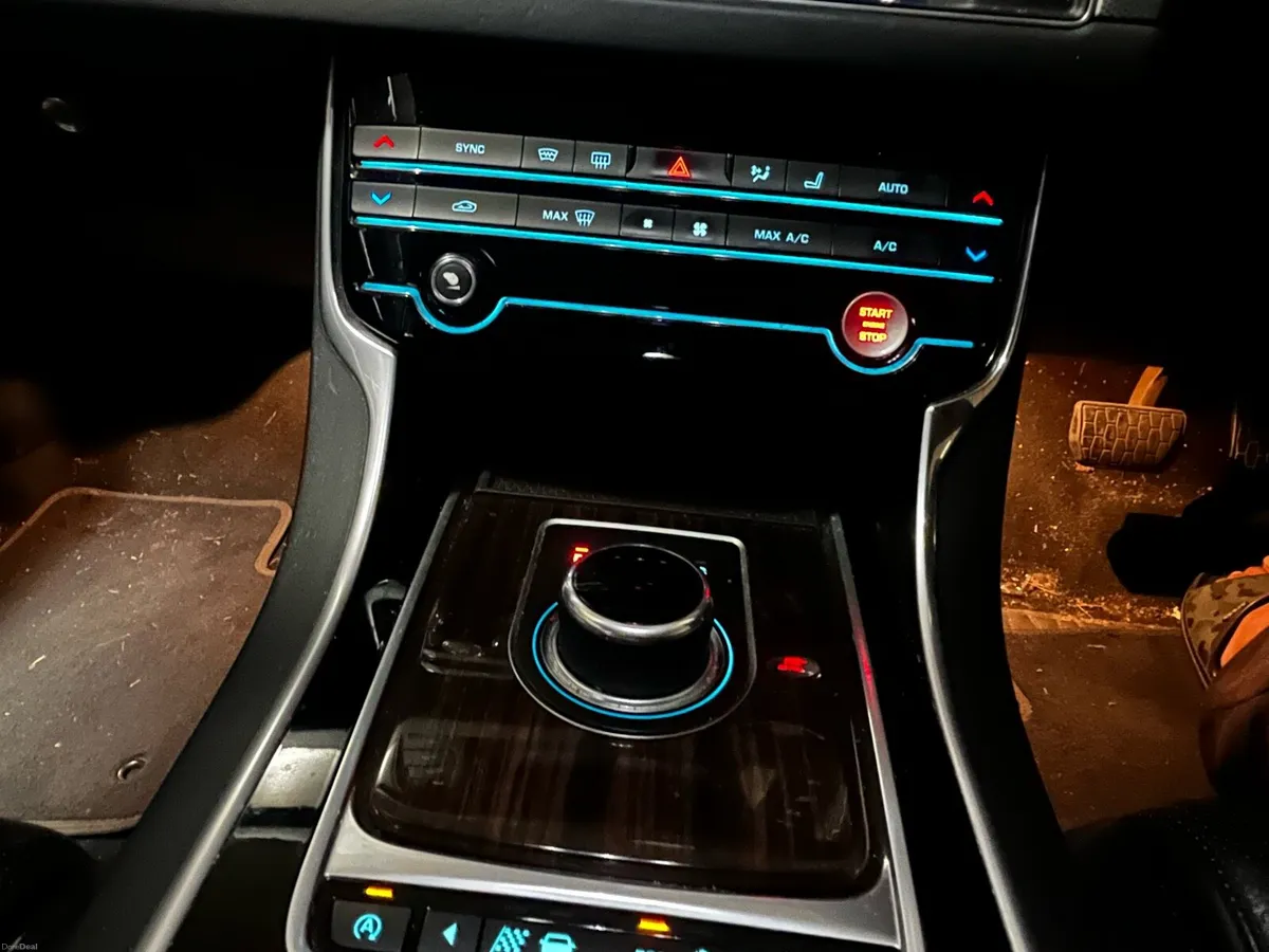 Jaguar XF - Image 6