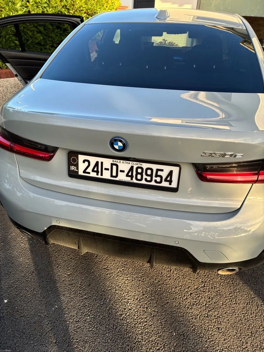 BMW 330e - Image 6