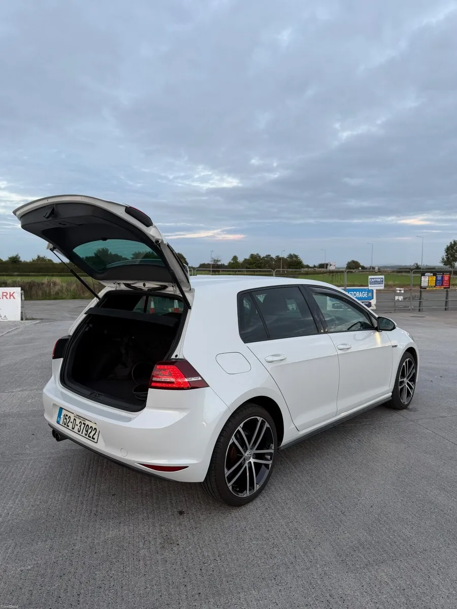 Volkswagen Golf GTE 2015 - Image 3