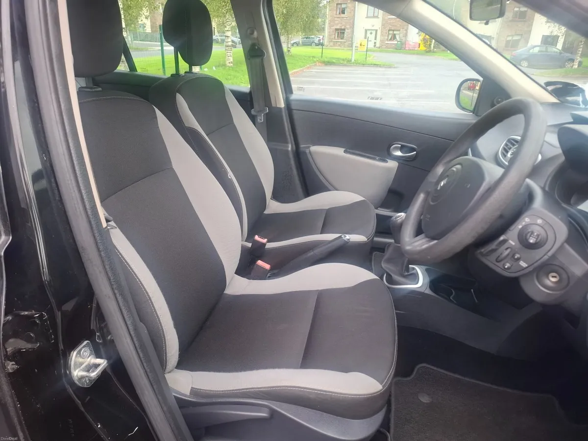 Renault Clio 2012 - Image 2
