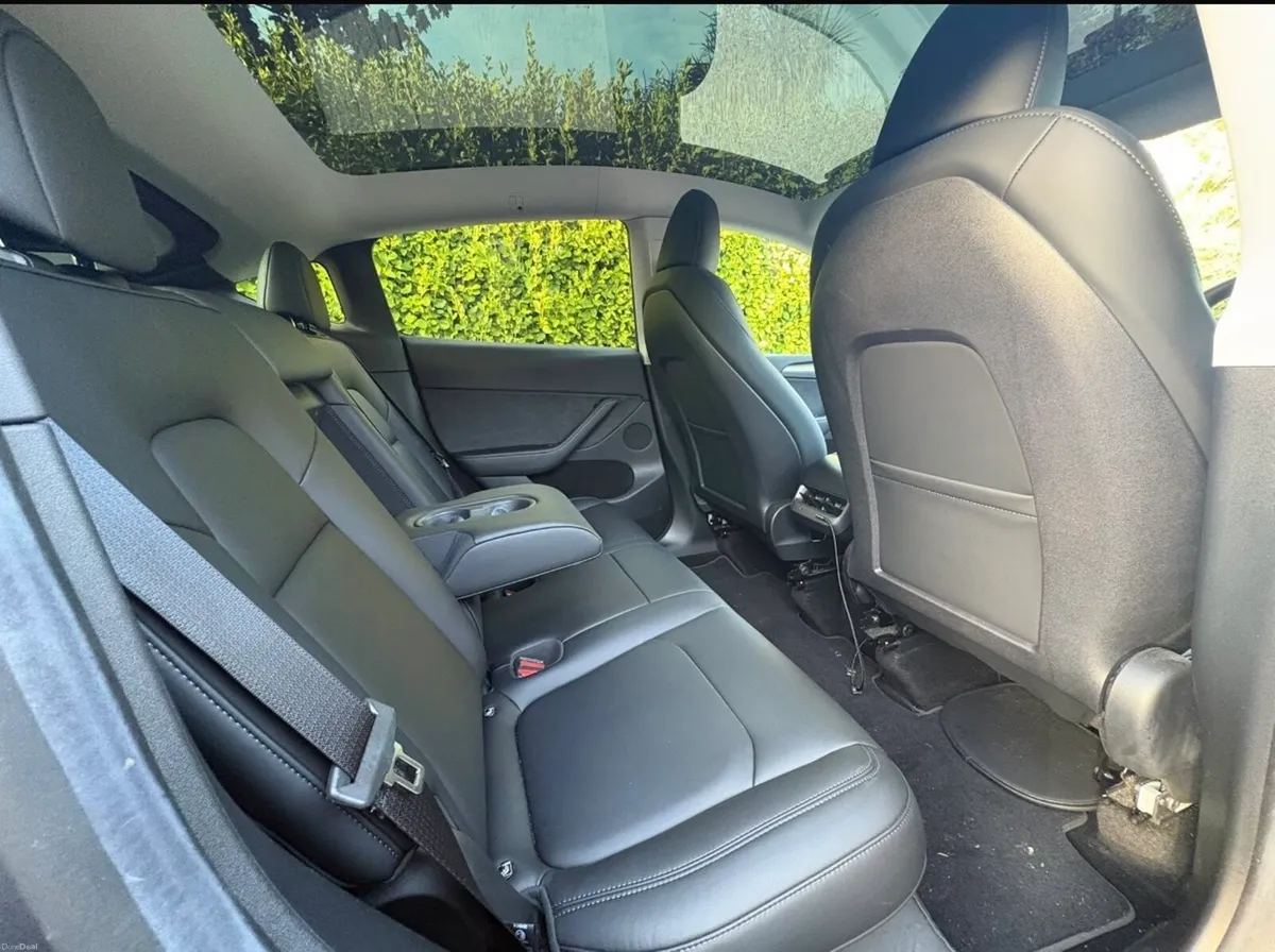 Tesla Model Y RWD.    LOW MILEAGE   2023 - Image 6