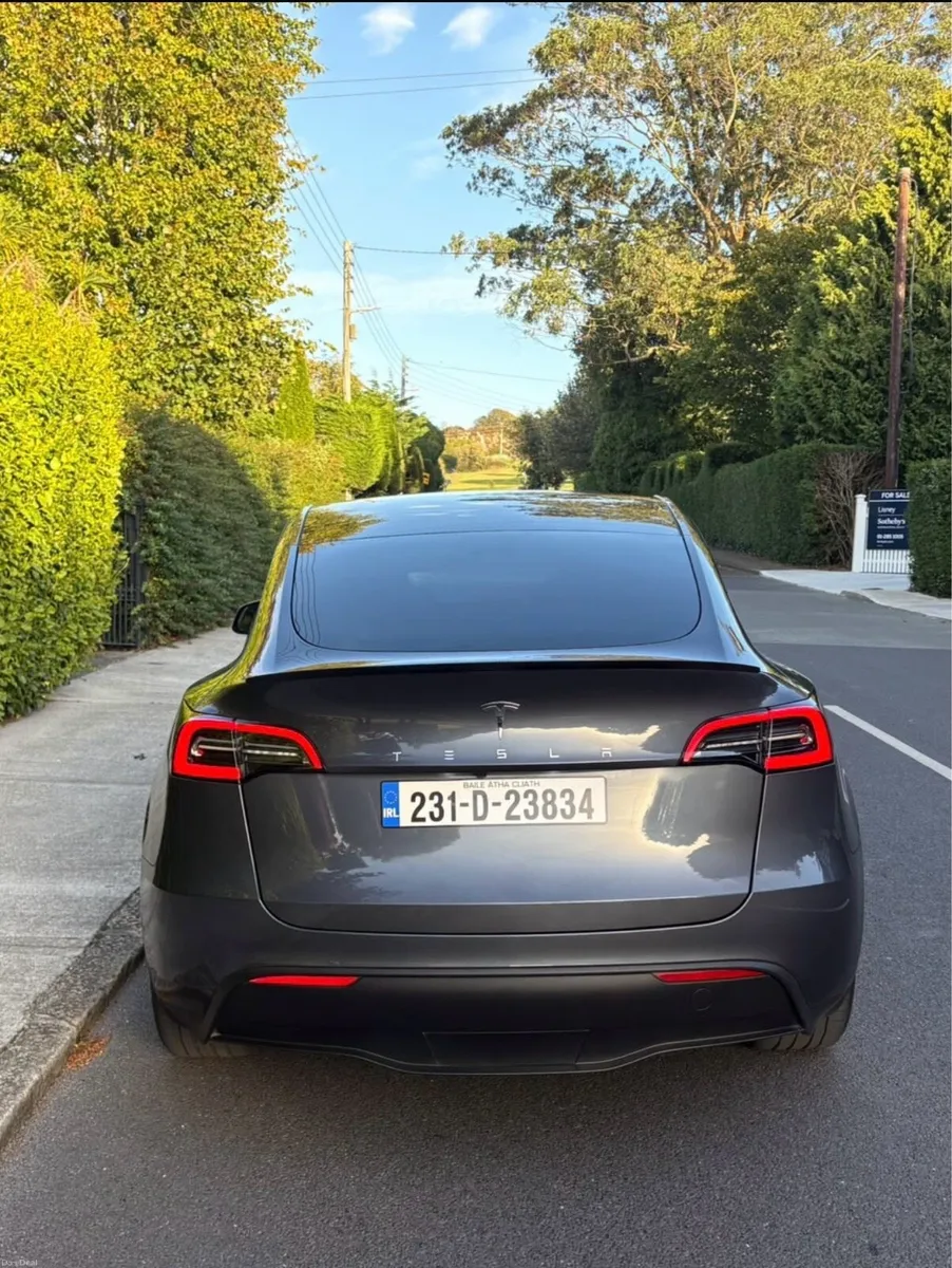 Tesla Model Y RWD.    LOW MILEAGE   2023 - Image 4