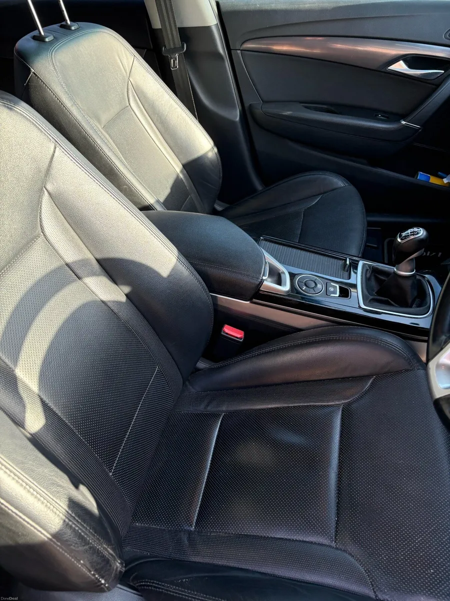 Hyundai i40 Tourer Executive Plus - Image 3