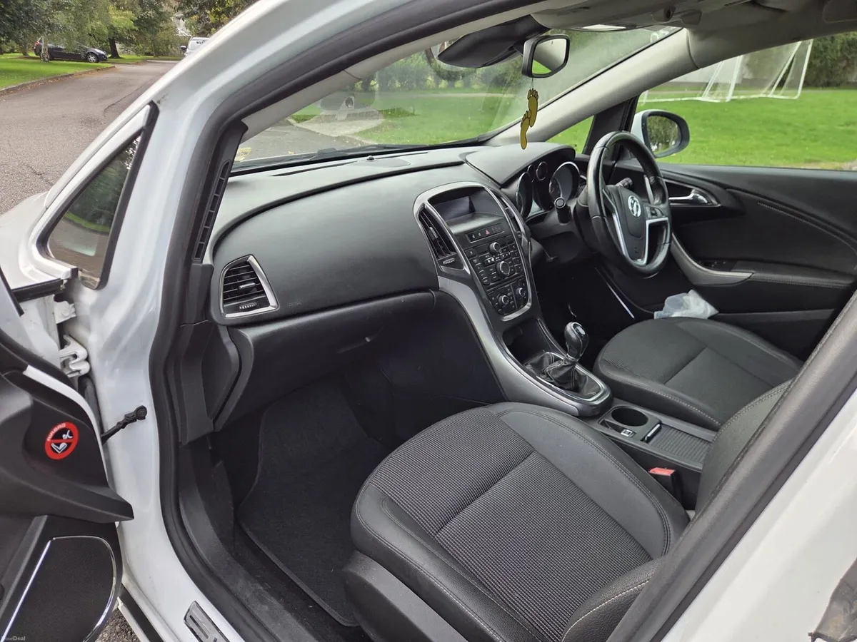 Vauxhall Astra - Image 5