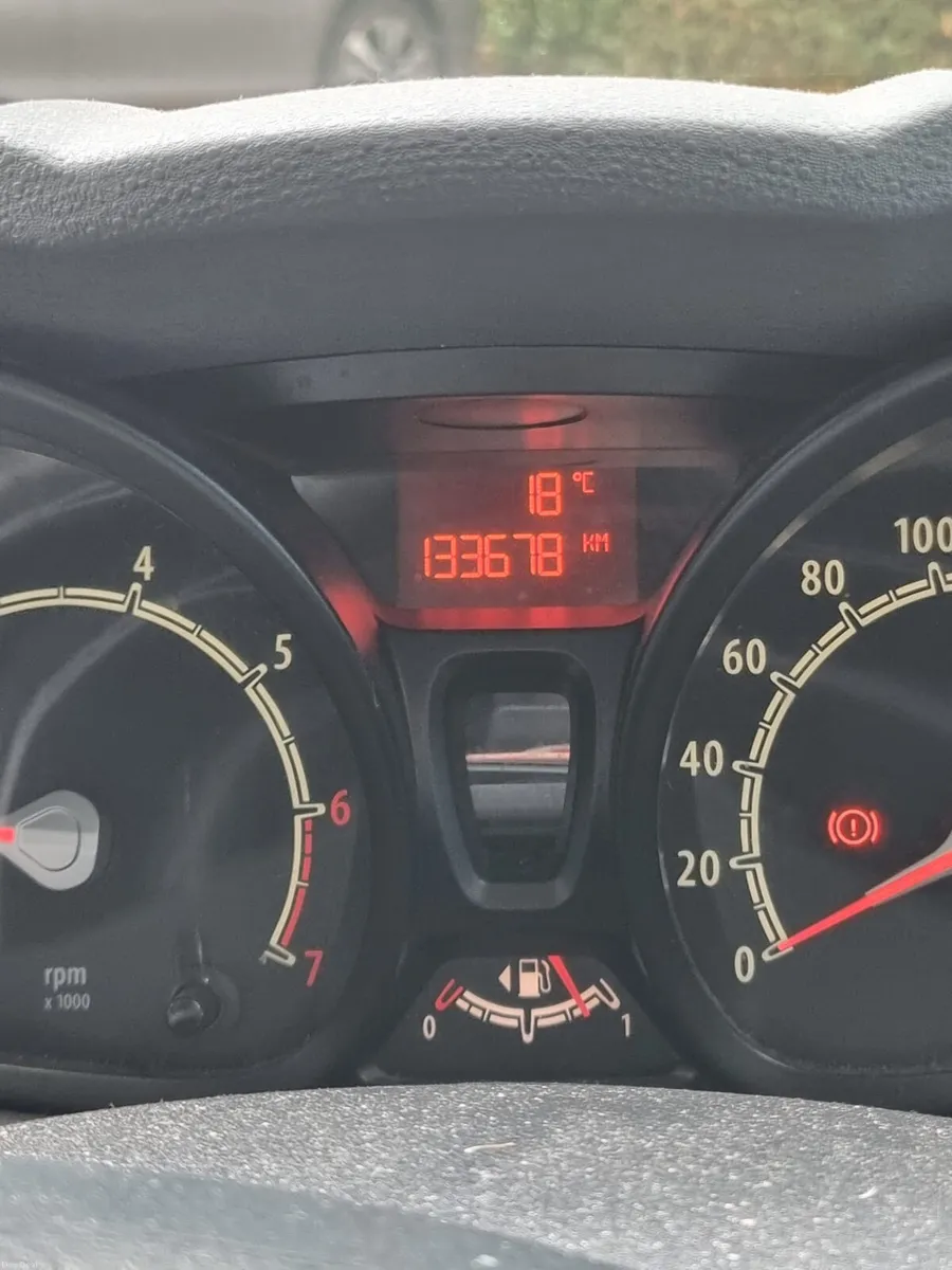 Ford Fiesta 2010 newshape nct&tax €1333 - Image 6