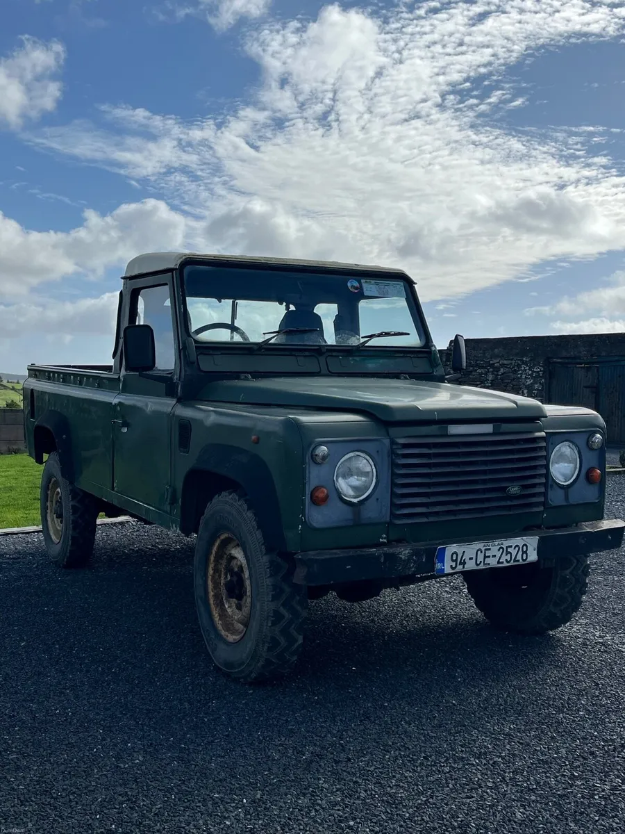 Land Rover Defender 1994 - Image 1