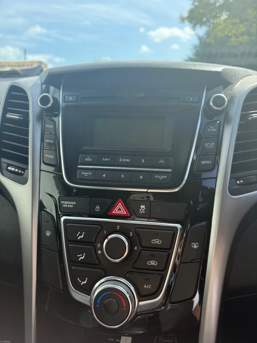 Hyundai i30 2014 - Image 2
