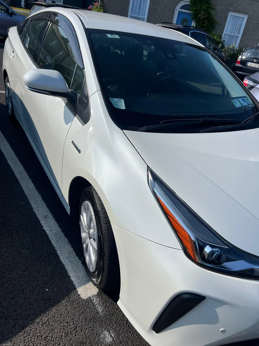 Toyota Prius 2019 - Image 2