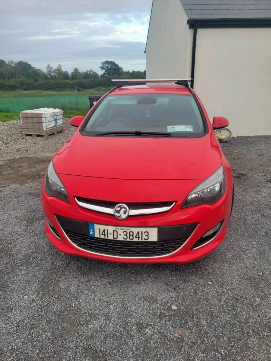 Vauxhall Astra Tourer (estate) - Image 1